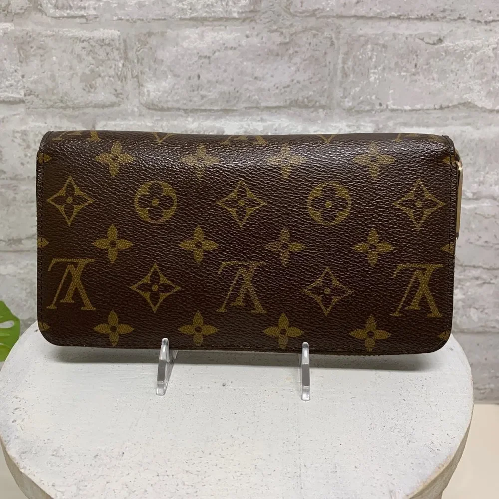 ⭐  Louis Vuitton Monogram Zippy Zip Around Long Wallet purse.